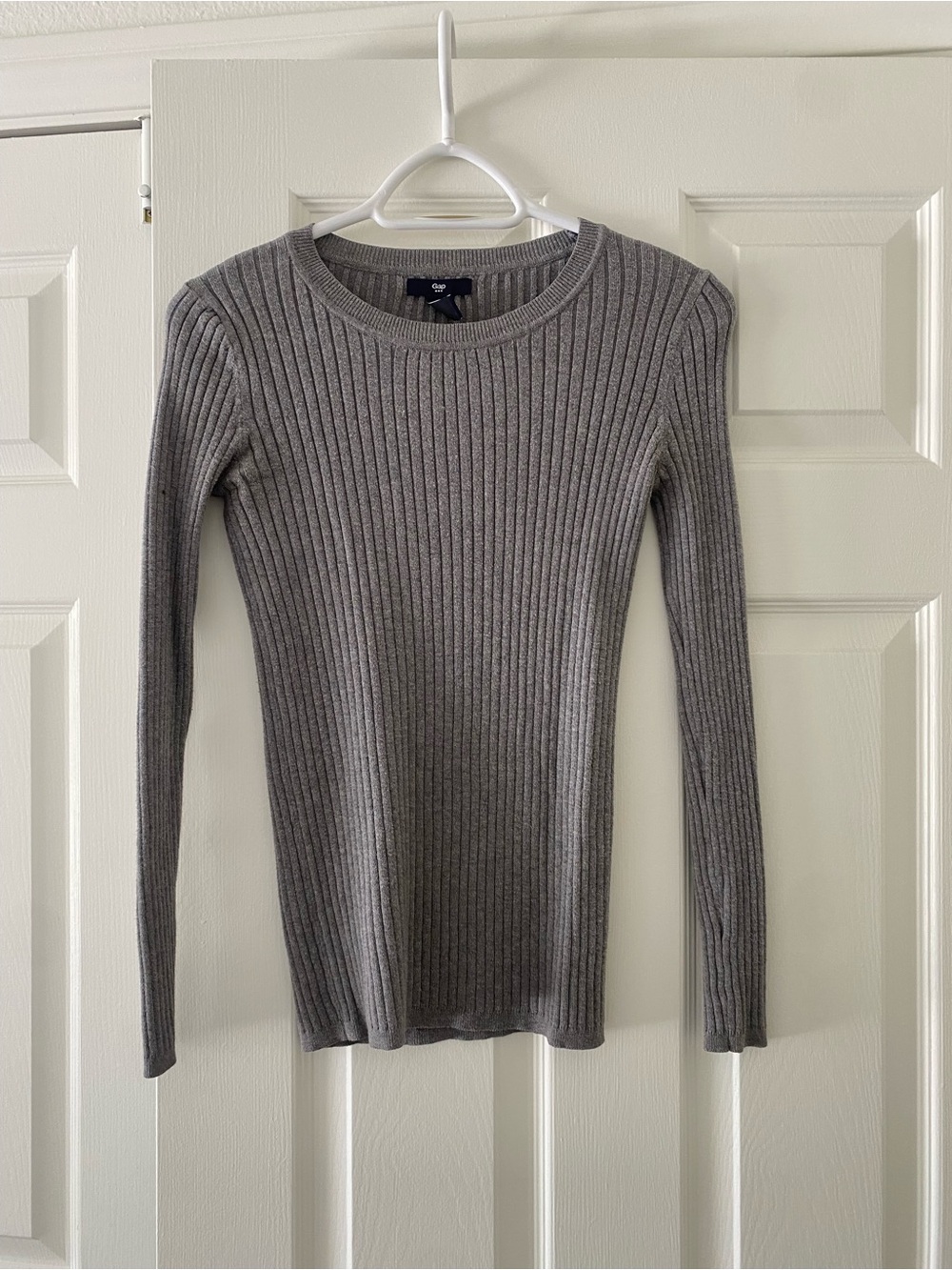GAP Ribbed Long-Sleeve Sweater in Gray